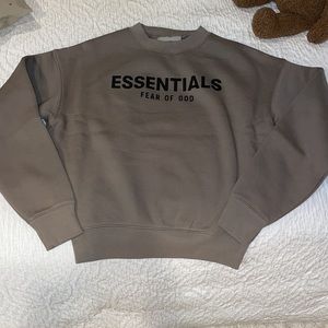 Fear of God essentials kids crew neck in taupe